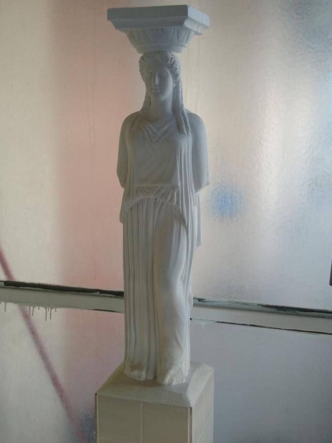 Acropolis Within 10 Minutes Walk! Classical Apartment And A Hostess At Your Side! Athènes Extérieur photo