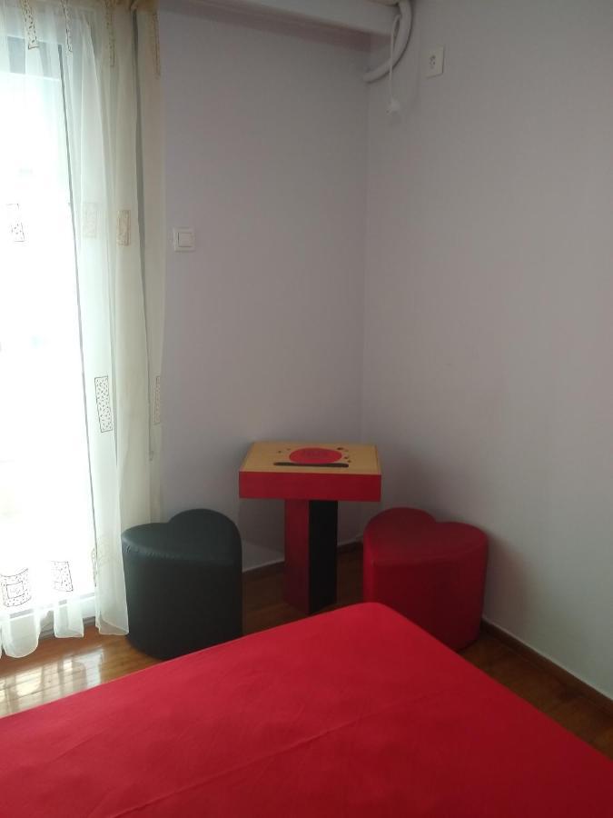 Acropolis Within 10 Minutes Walk! Classical Apartment And A Hostess At Your Side! Athènes Extérieur photo